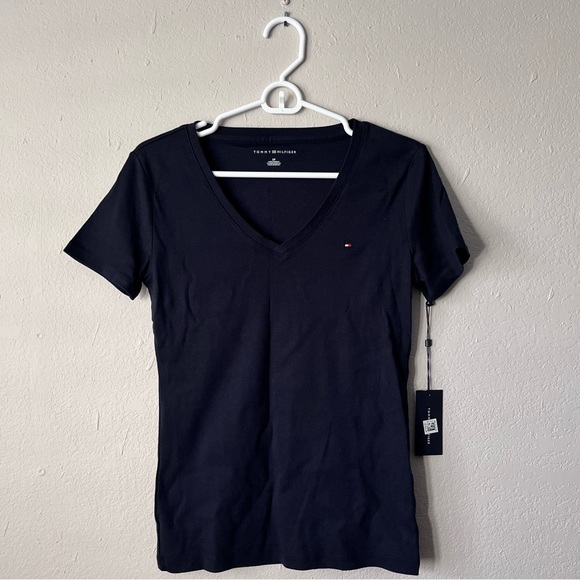 Tommy Hilfiger Womens V-Neck Solid Color Logo T-Shirt - Picture 2 of 5